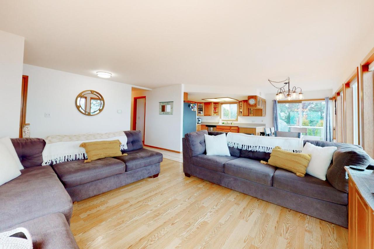 Camano Waterfront Delight Villa Exterior photo