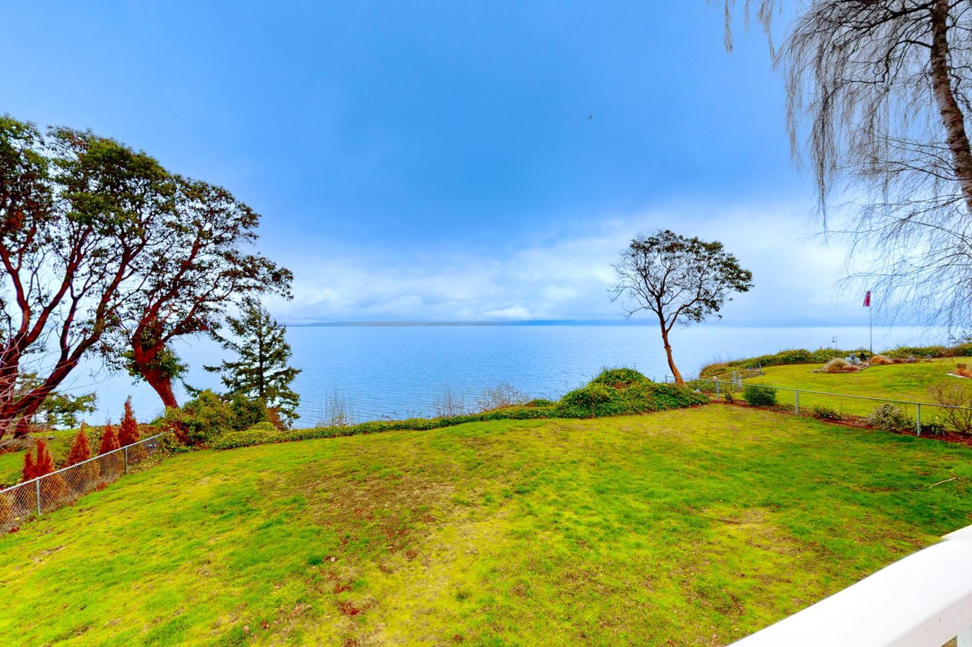 Camano Waterfront Delight Villa Exterior photo
